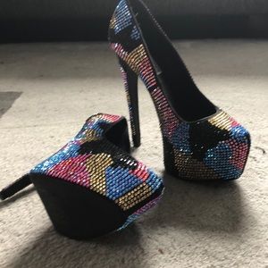 Beautiful Steve Madden jeweled heel